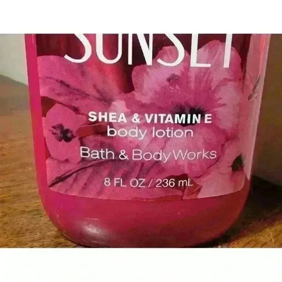 Bath & Body Works Lotion Oahu Coconut Sunset Body Lotion 8 oz - Picture 6 of 7